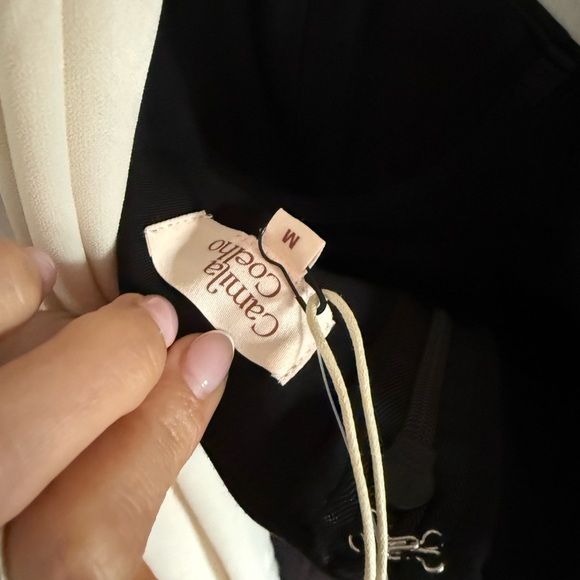 Camila Coelho Black and Cream Long Sleeve Dress NWT - Medium - Picture 5 of 6